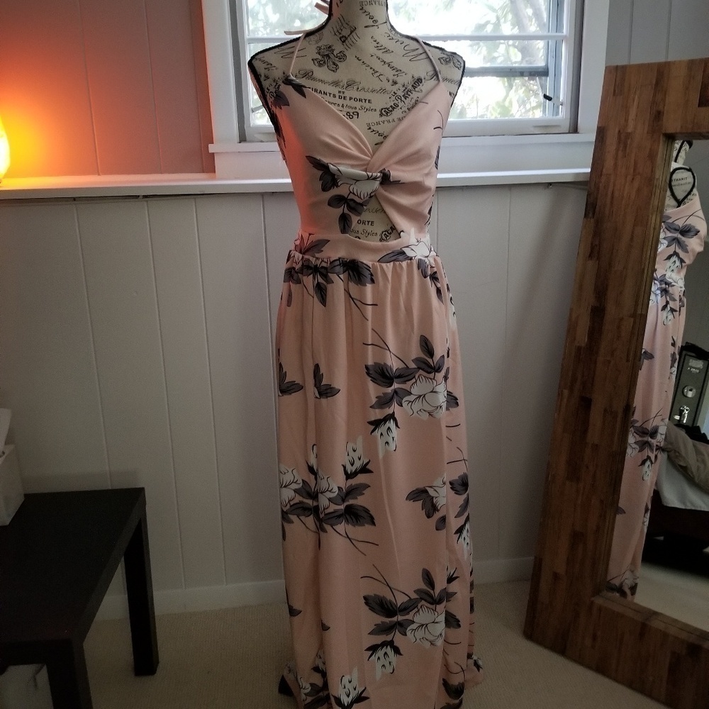 Chic and sexy strappy dress - Picture 4 of 6